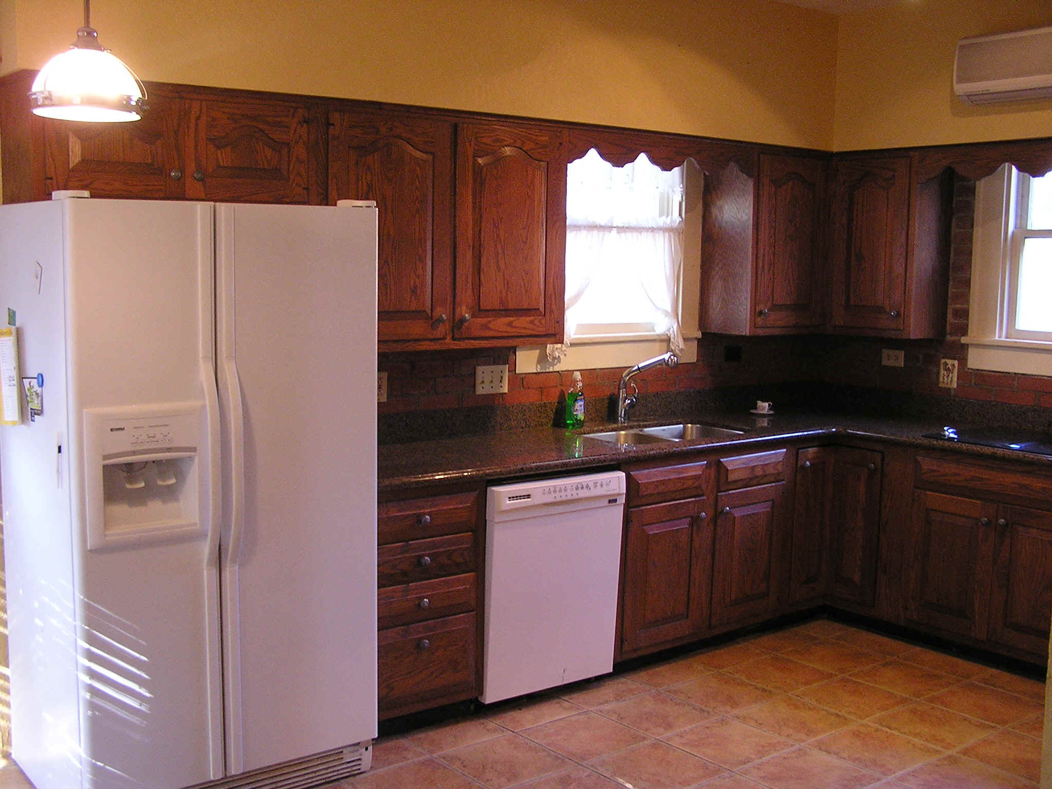 Kitchen 1.JPG (716138 bytes)