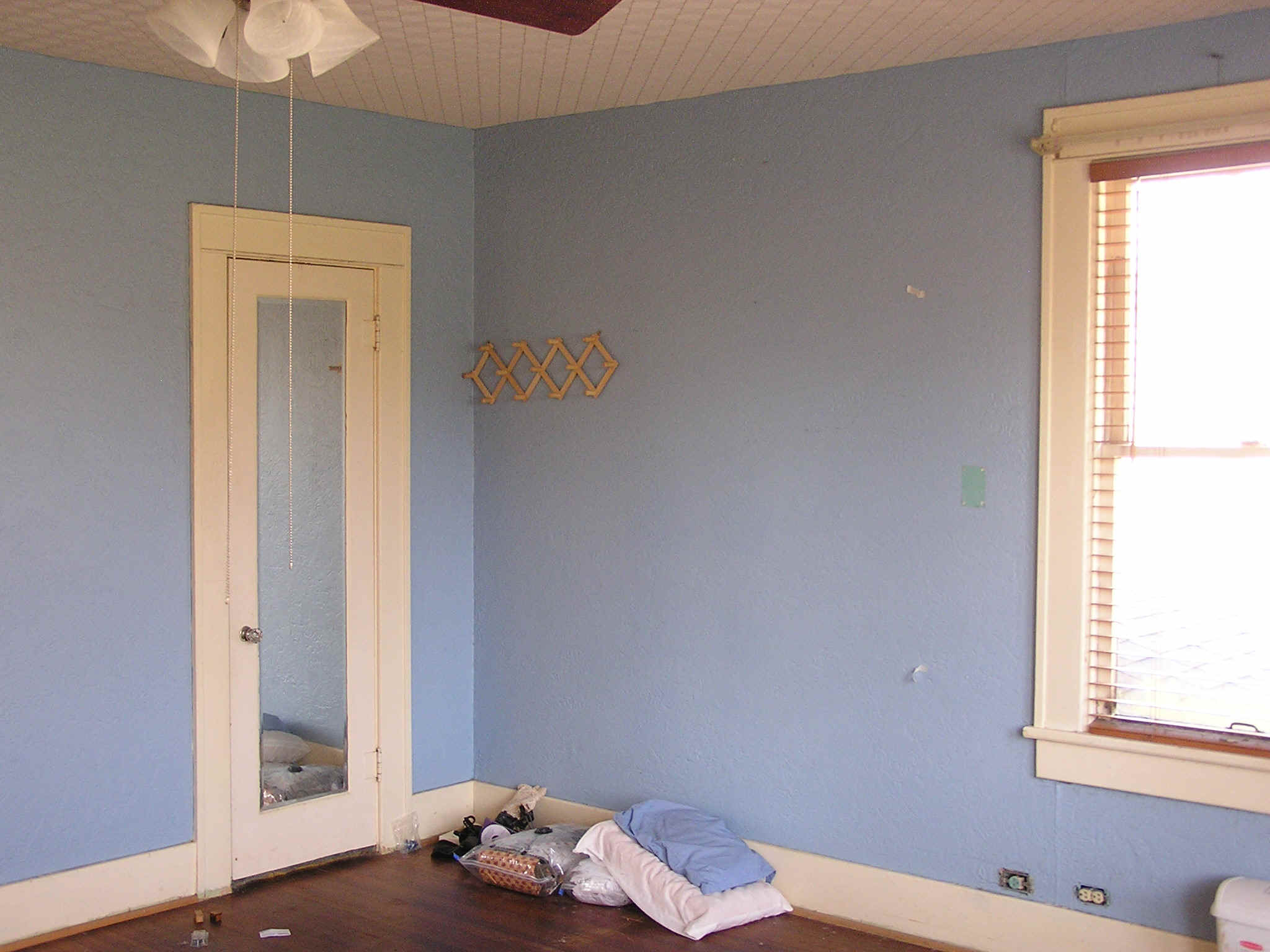 Master Bedroom 3.JPG (731014 bytes)